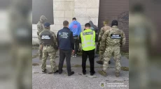 Двух военных задержали в Харькове: за что взяли $6000 – полиция (фото)