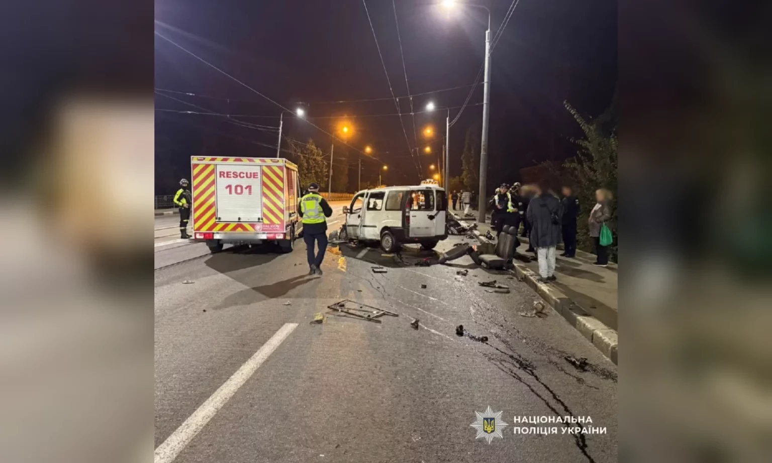 Tesla й Fiat зіткнулись у Харкові: загинули дві людини, є постраждалі (фото)