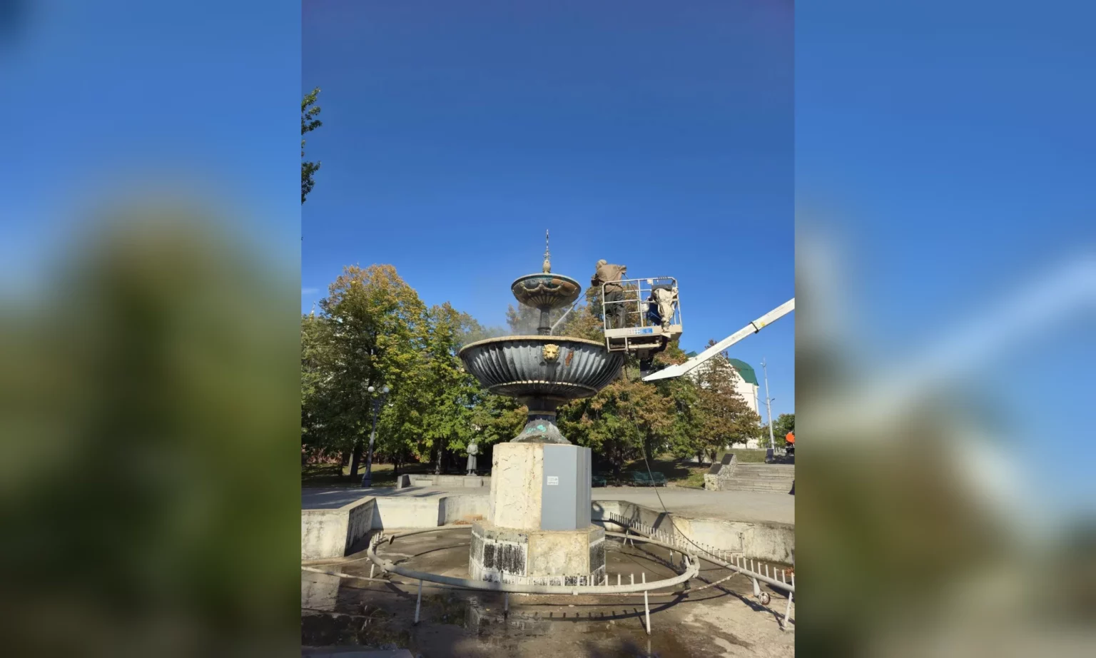 В центре Харькова начали восстанавливать фонтан (фото)