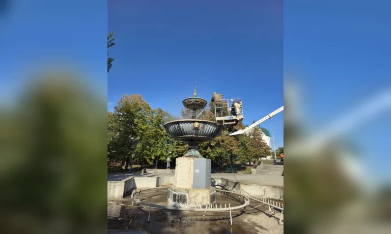 В центре Харькова начали восстанавливать фонтан (фото)