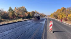 «Один из ключевых маршрутов»: возле Валок завершают ремонт трассы М-03 (фото)