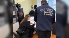 «Заробила» на фейкових діагнозах власних дітей: матері вручили підозру