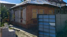 Закрили вікна, відновлюють покрівлі: тривають роботи на місці прильотів