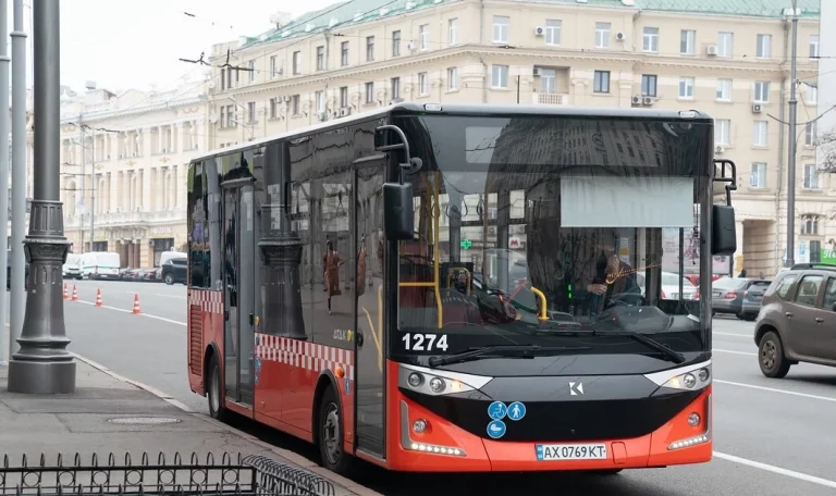 Автобус будет курсировать в центре Харькова по измененному маршруту