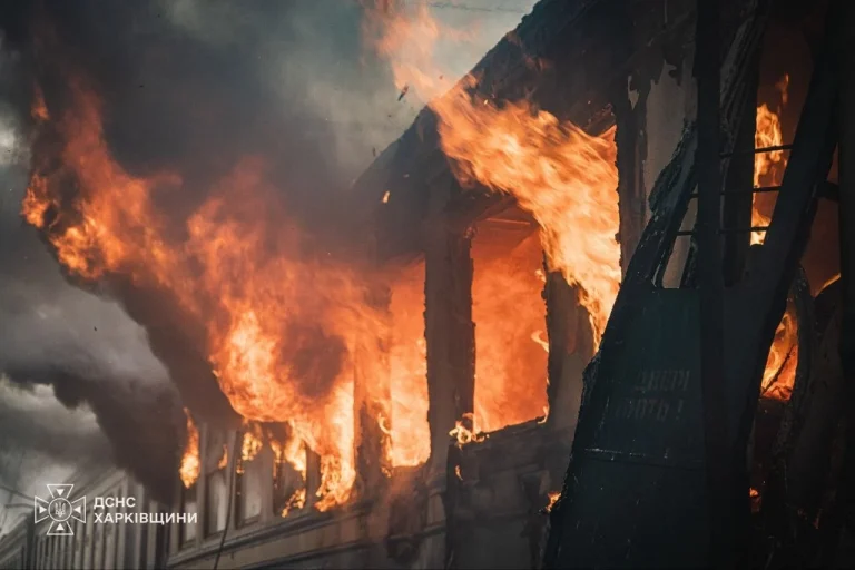 Удар по электричке в Харькове: появились фото обстрела