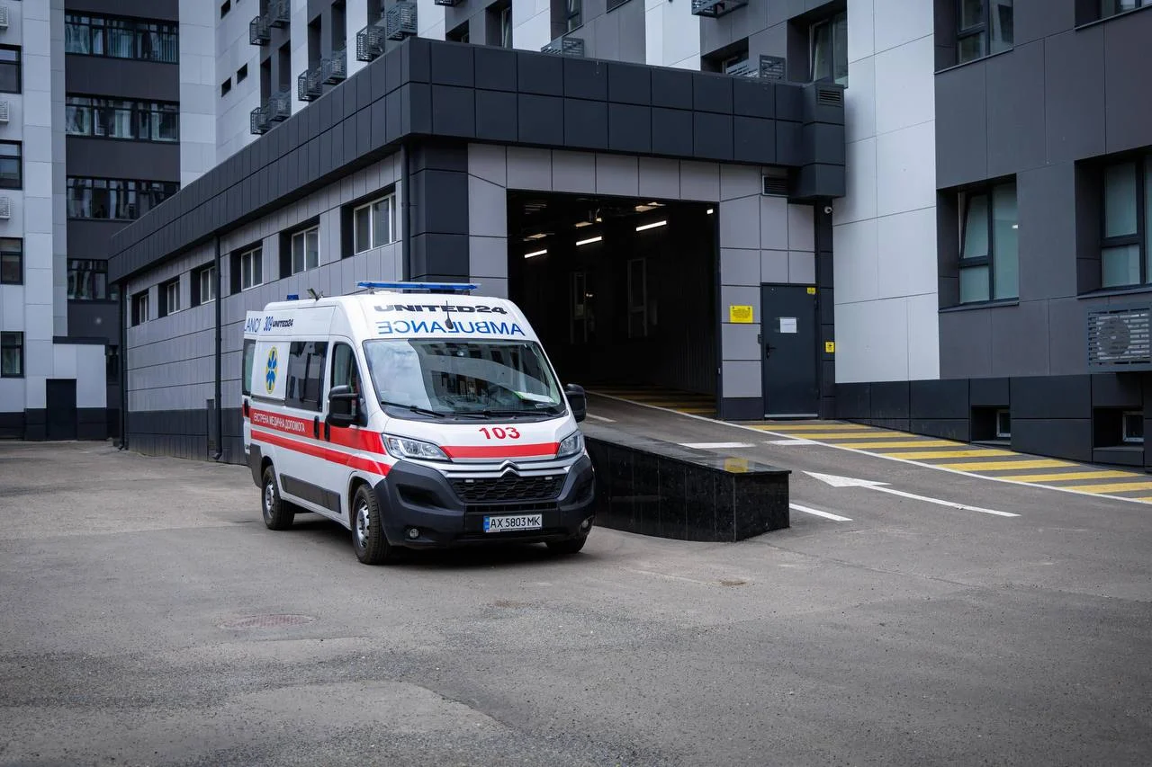 Сваи по 1,5 м в диаметре и 20 м в глубину забивают в Харькове: подробности