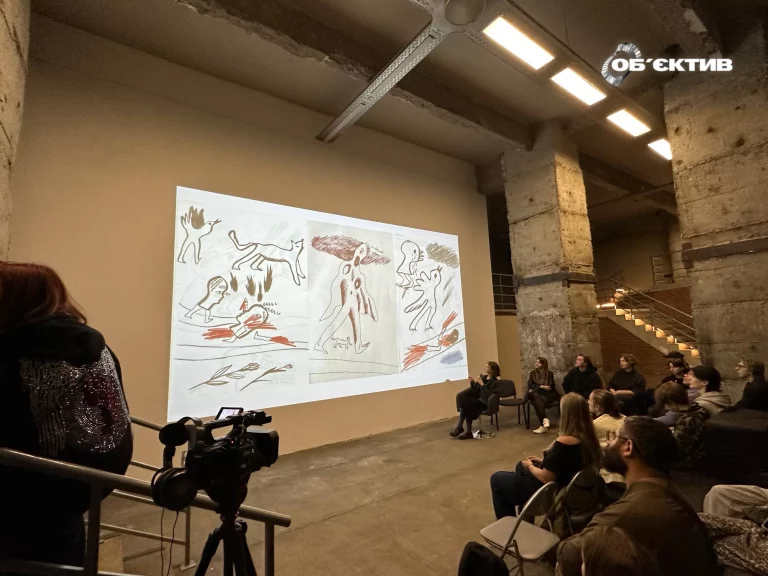 Художники исследовали музеи ХНУ им. Каразина: в Харькове прошел Artist Talk