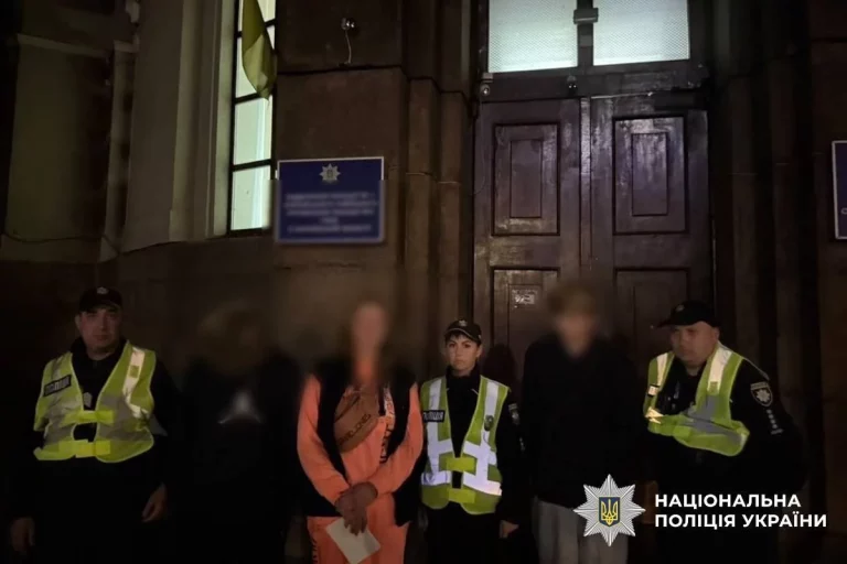 Подростков застали на крыше поезда на Харьковщине: полиция о «зацеперах»