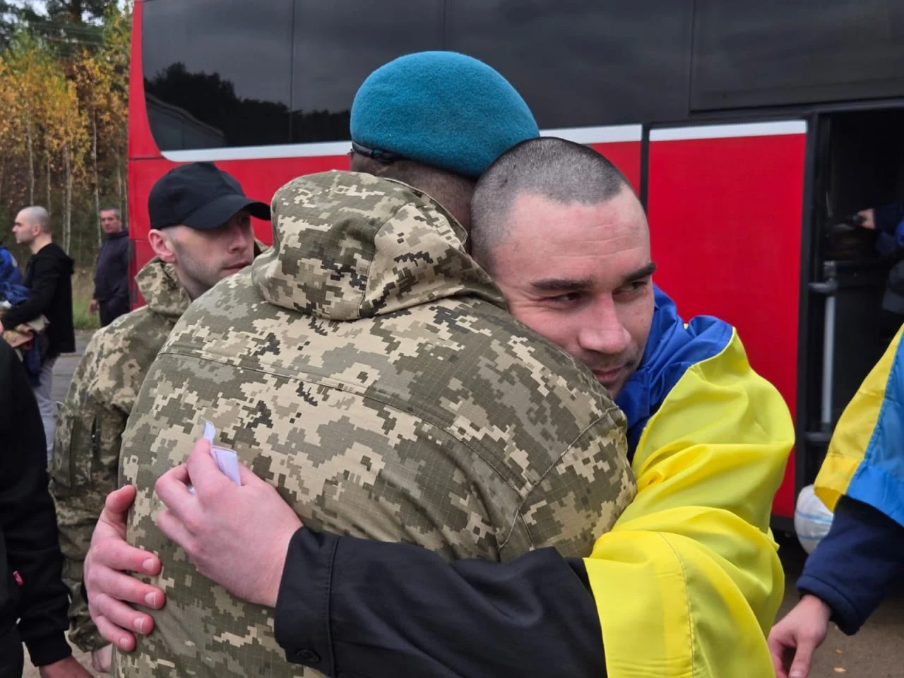 Возвращаются и защитники с Харьковщины: обмен пленными состоялся 23 октября