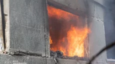 Первые минуты после удара по поликлинике в Харькове показали копы (видео)