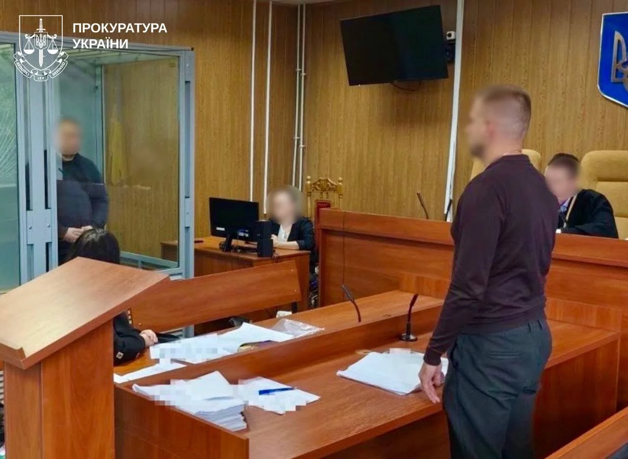 Застолье закончилось трагедией: житель Мерефы зарезал приятеля и избил жену